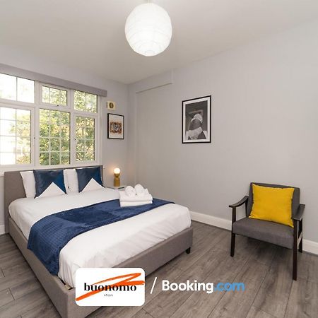 Two Bedroom Apartment By Buonomo Stays Short Lets & Serviced Accommodation With Balcony London Exterior photo